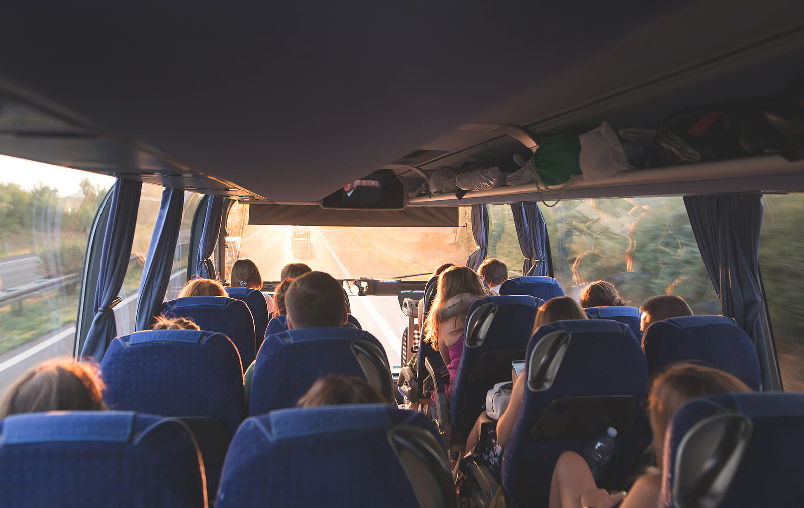 IRU celebra los avances en derechos de los pasajeros, pero advierte de diferentes riesgos para el transporte por carretera