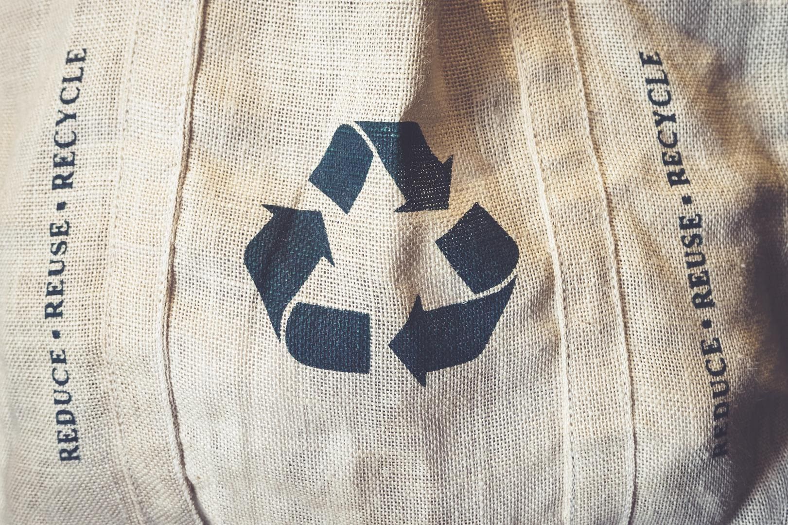Mewa impulsa el reciclaje textil profesional a través de la colaboración europea